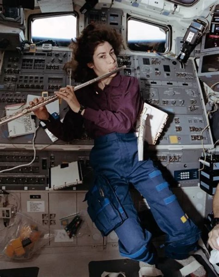JiveVib | Ellen Ochoa (Astronaut)