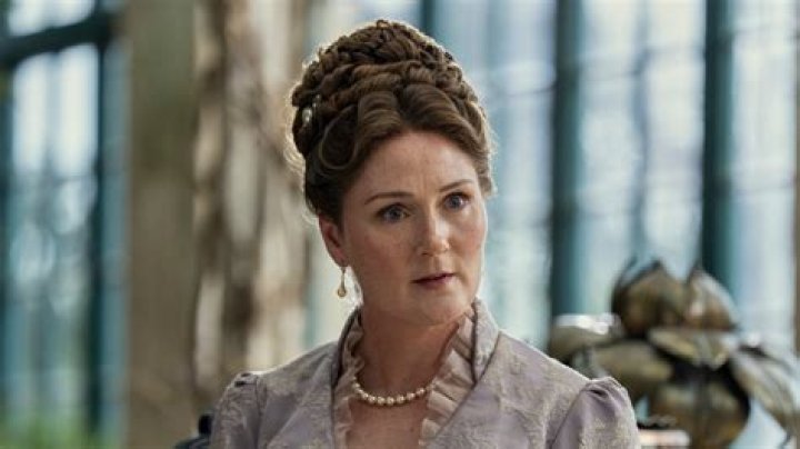 Queen Charlotte Cast Net Worth: Unveiling The Royal Fortunes